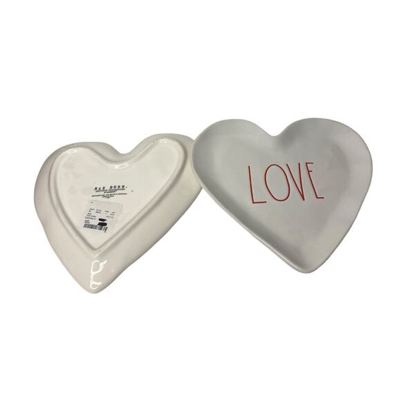 NWT RAE DUNN SET OF 2 HEARTH SHAPED TRAYS, KISSES, LOVE, FOOD TRAYS. - Picture 2 of 5